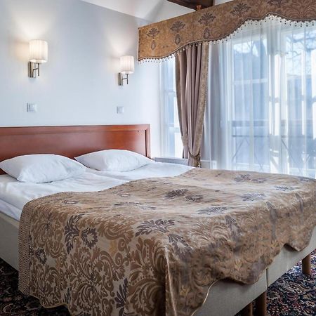 Three Crowns Residents Hotel Талин Екстериор снимка