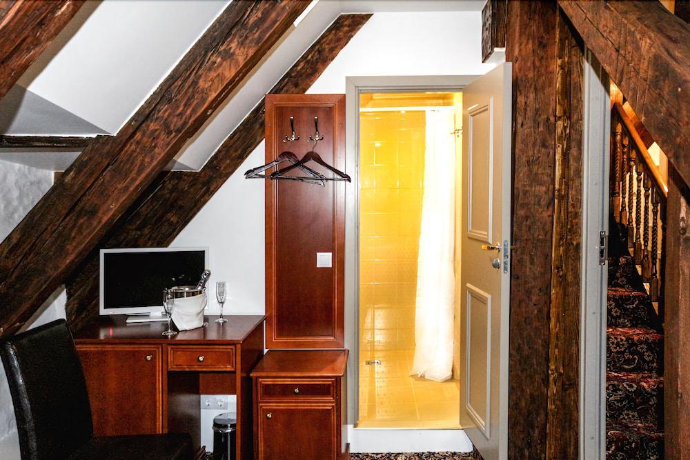 Three Crowns Residents Hotel Талин Екстериор снимка
