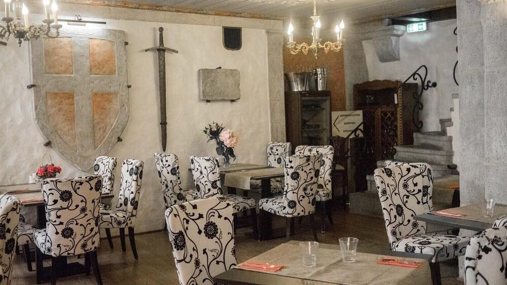 Three Crowns Residents Hotel Талин Екстериор снимка