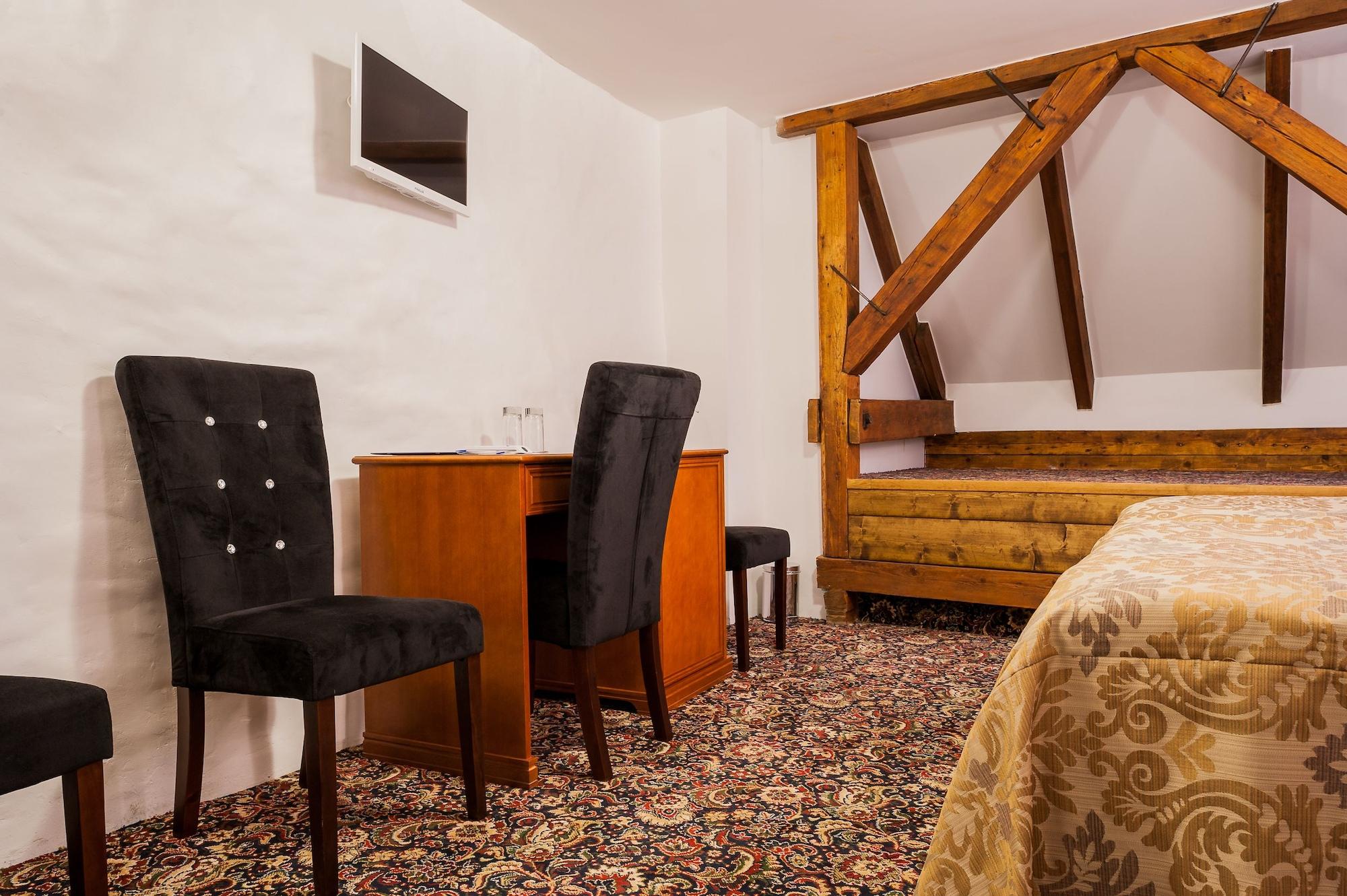 Three Crowns Residents Hotel Талин Екстериор снимка