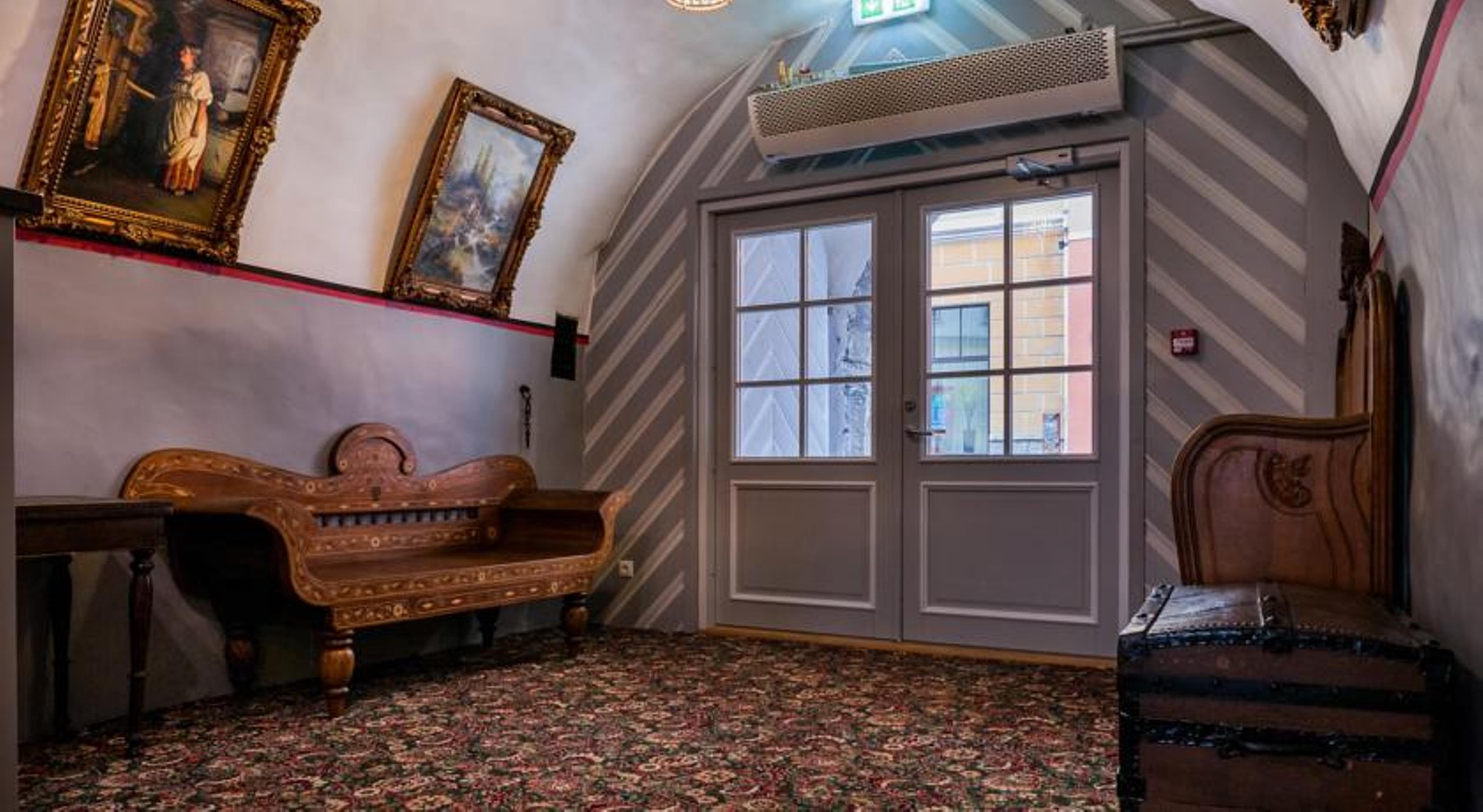 Three Crowns Residents Hotel Талин Екстериор снимка