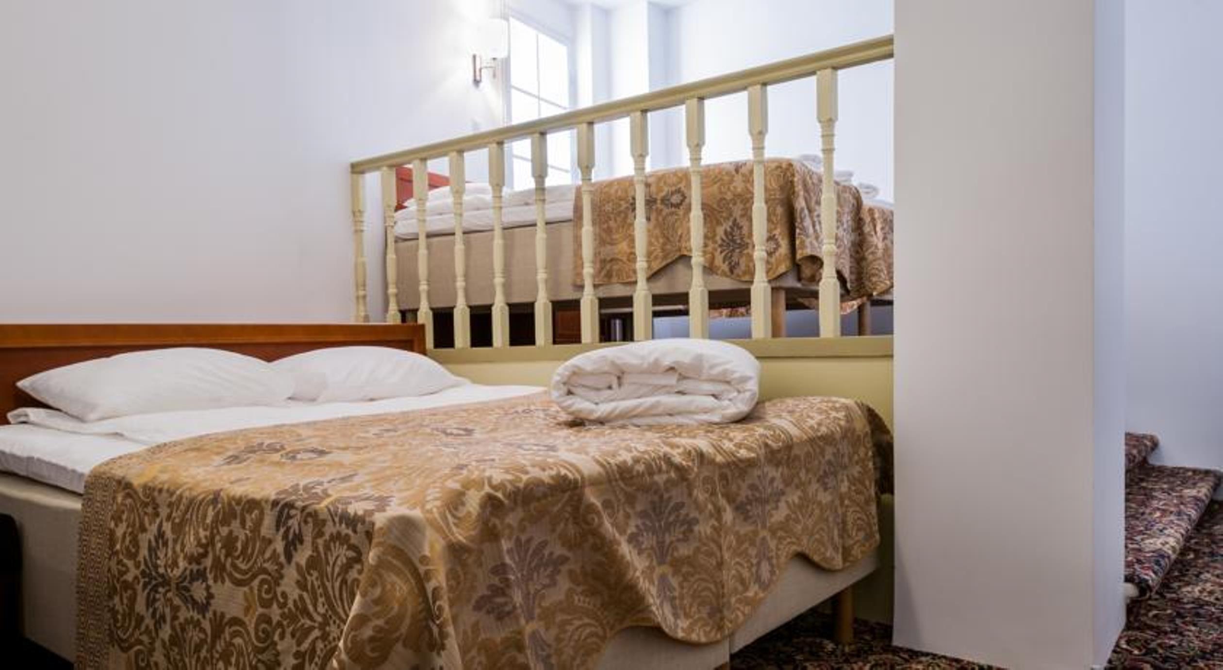 Three Crowns Residents Hotel Талин Екстериор снимка